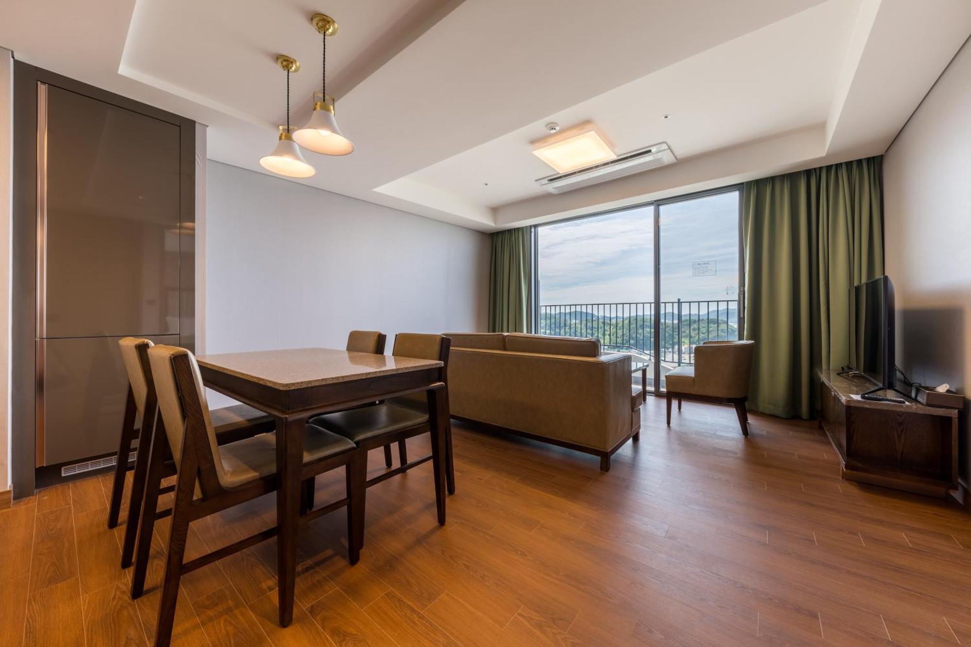 Stanford Hotel&Resort Tongyeong Værelse billede